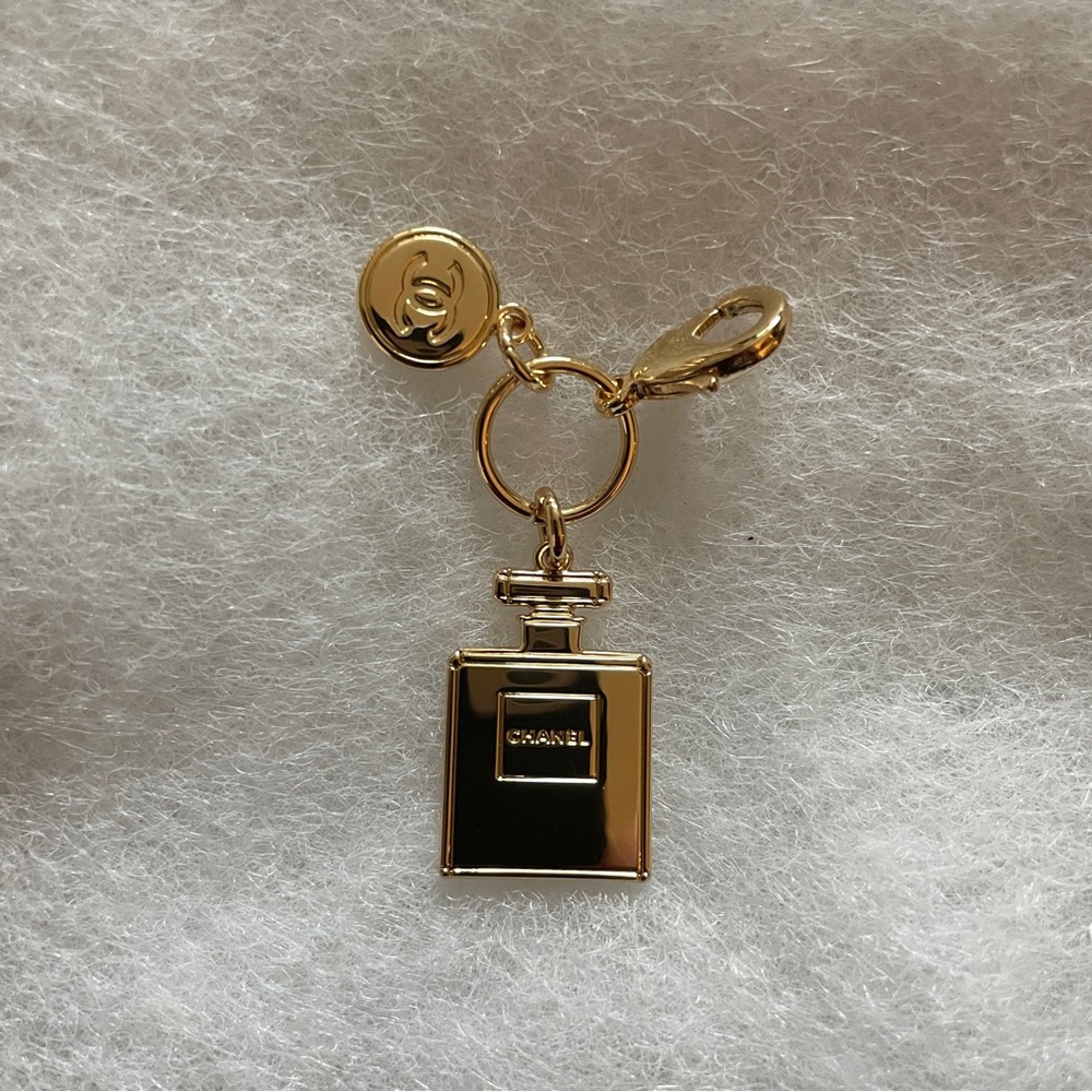CHANEL Charm